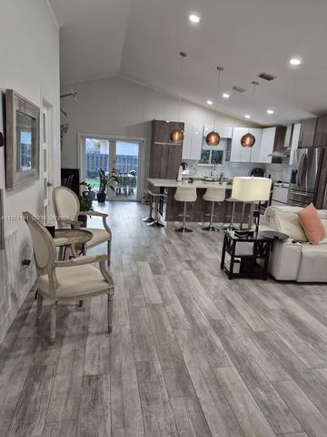 2908 N 36th Ave, Hollywood, FL 33021