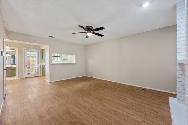 8400 Jamestown DR 426, Austin, TX 78758