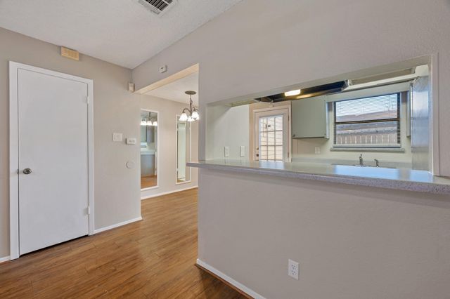 8400 Jamestown DR 426, Austin, TX 78758