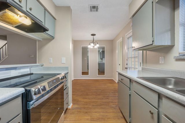 8400 Jamestown DR 426, Austin, TX 78758