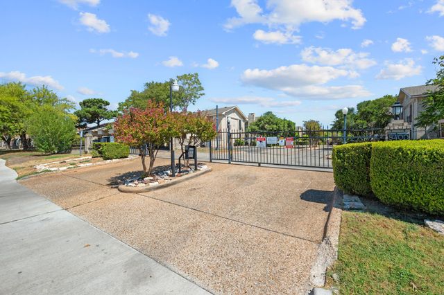 8400 Jamestown DR 426, Austin, TX 78758