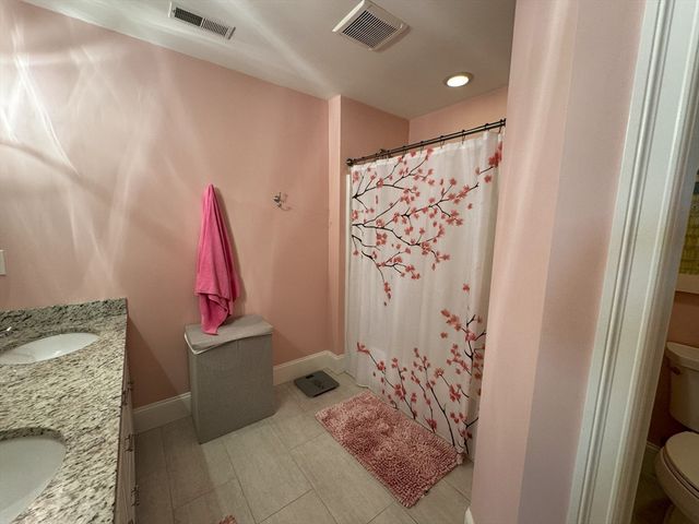 13 Taylor Cove Dr 13, Andover, MA 01810