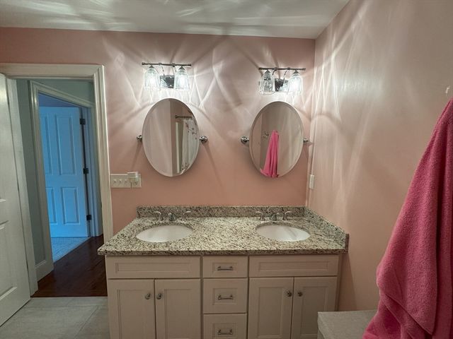 13 Taylor Cove Dr 13, Andover, MA 01810