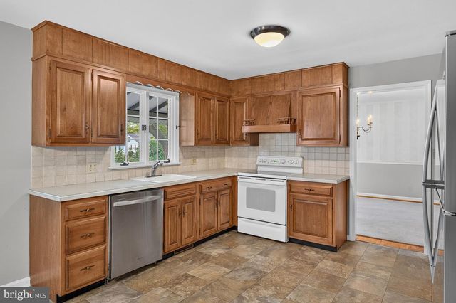 1420 WYNNEWOOD DR, Lancaster, PA 17601