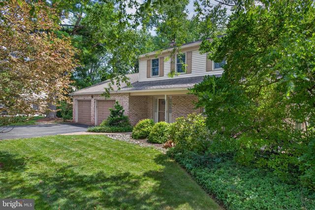 1420 WYNNEWOOD DR, Lancaster, PA 17601