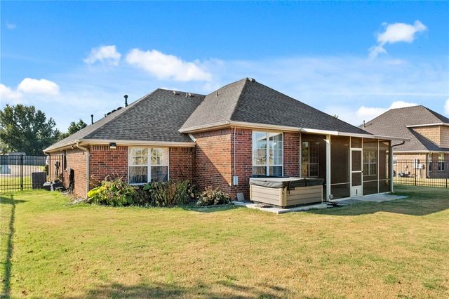 11199 Bear Drive, Farmington, AR 72730
