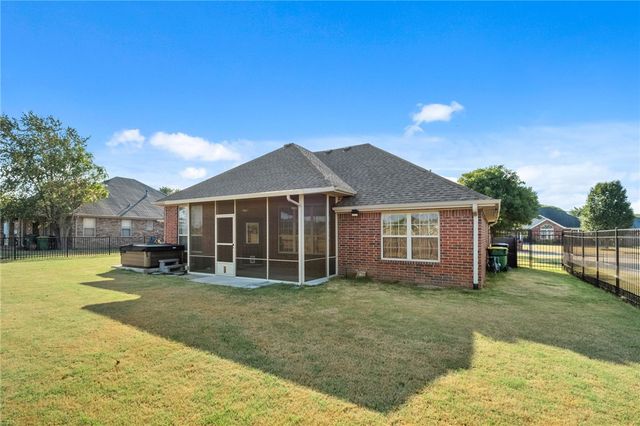 11199 Bear Drive, Farmington, AR 72730