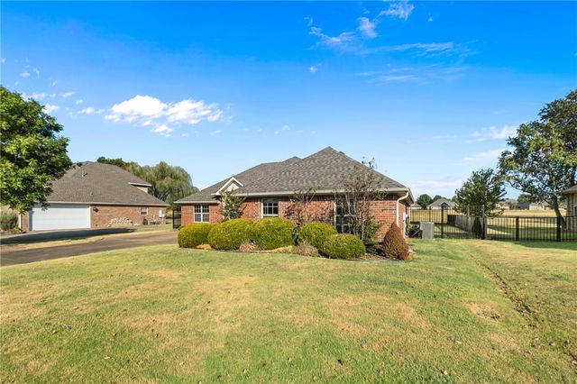 11199 Bear Drive, Farmington, AR 72730