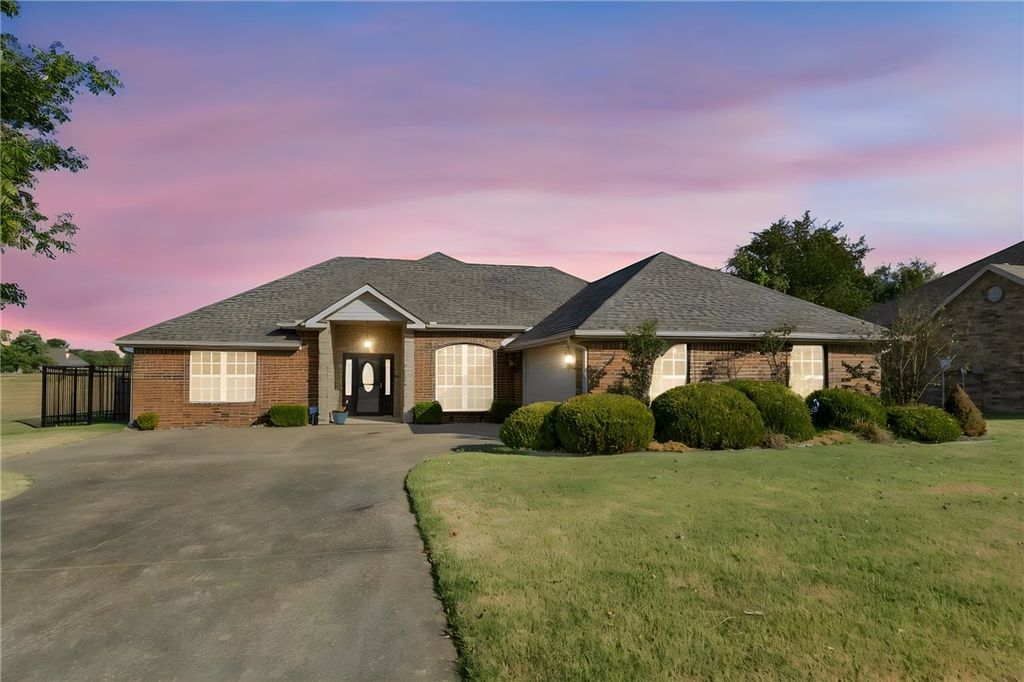 11199 Bear Drive, Farmington, AR 72730