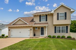 5811 DUGGLEBY Avenue, Davenport, IA 52807