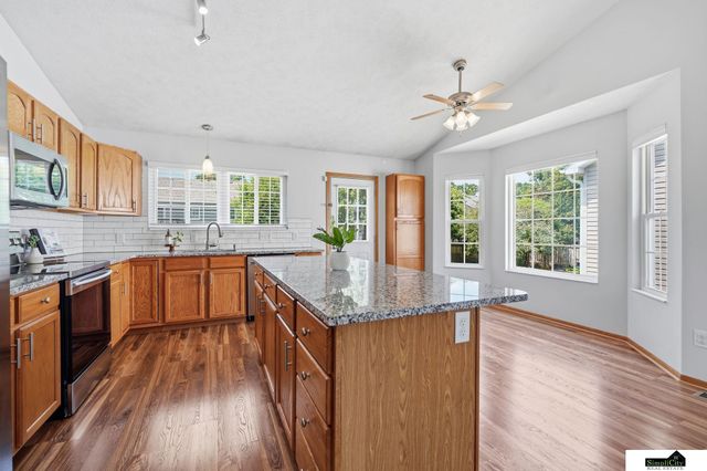 2617 SW 17th Street, Lincoln, NE 68522