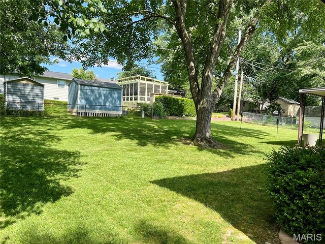 2828 Olde Gloucester Drive, St Charles, MO 63301