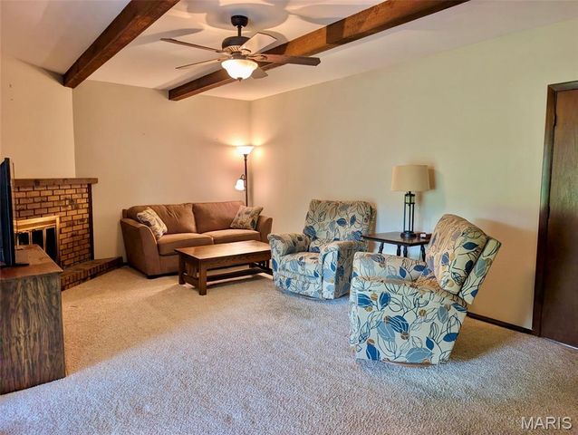 2828 Olde Gloucester Drive, St Charles, MO 63301