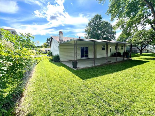2828 Olde Gloucester Drive, St Charles, MO 63301