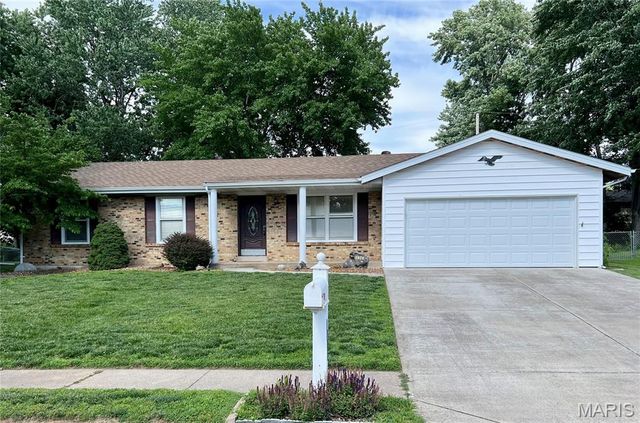 2828 Olde Gloucester Drive, St Charles, MO 63301