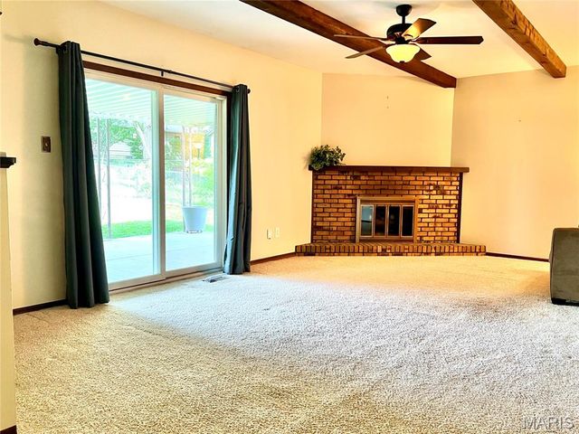 2828 Olde Gloucester Drive, St Charles, MO 63301