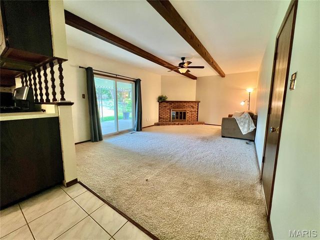 2828 Olde Gloucester Drive, St Charles, MO 63301