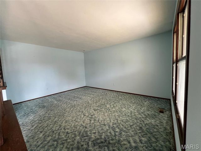 2828 Olde Gloucester Drive, St Charles, MO 63301