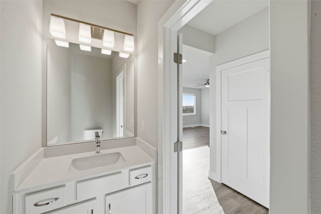 5680 Brook View Avenue, Des Moines, IA 50317
