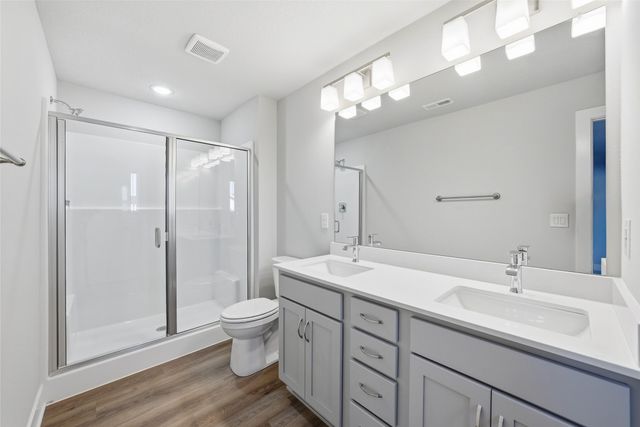 5680 Brook View Avenue, Des Moines, IA 50317