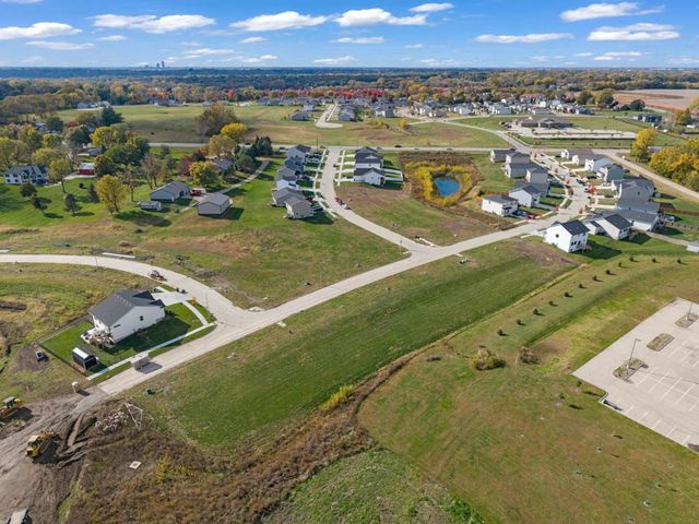 5680 Brook View Avenue, Des Moines, IA 50317