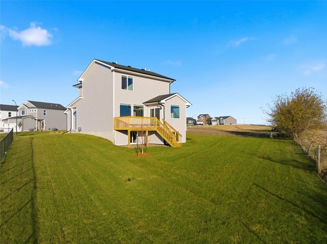 5680 Brook View Avenue, Des Moines, IA 50317
