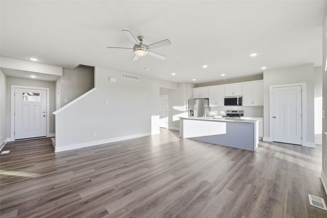 5680 Brook View Avenue, Des Moines, IA 50317