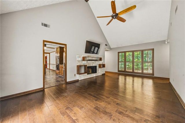 555 Saddle Creek Circle, Roswell, GA 30076