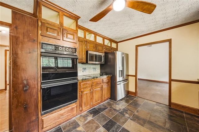 555 Saddle Creek Circle, Roswell, GA 30076