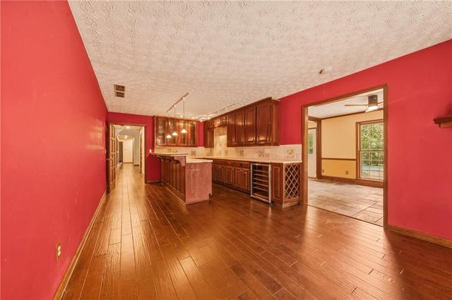 555 Saddle Creek Circle, Roswell, GA 30076
