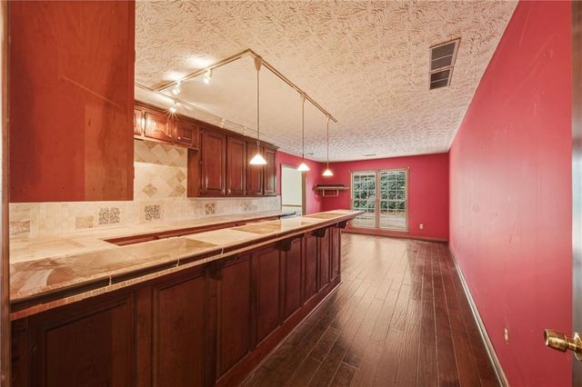 555 Saddle Creek Circle, Roswell, GA 30076