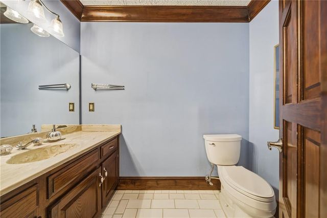 555 Saddle Creek Circle, Roswell, GA 30076