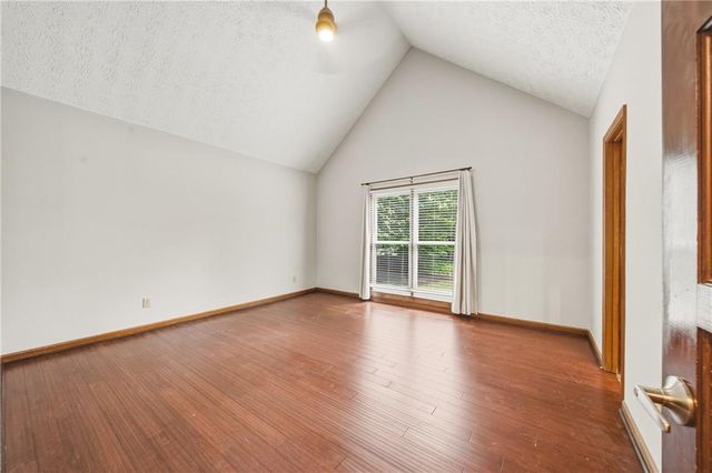 555 Saddle Creek Circle, Roswell, GA 30076