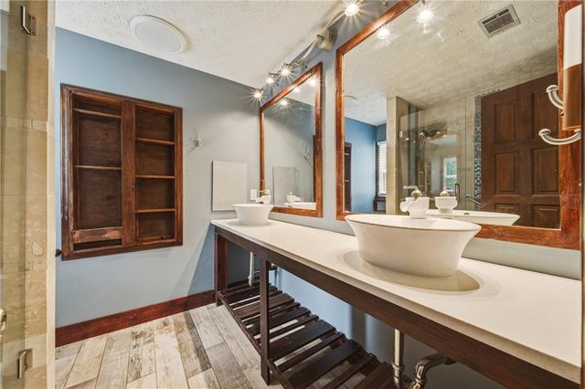 555 Saddle Creek Circle, Roswell, GA 30076