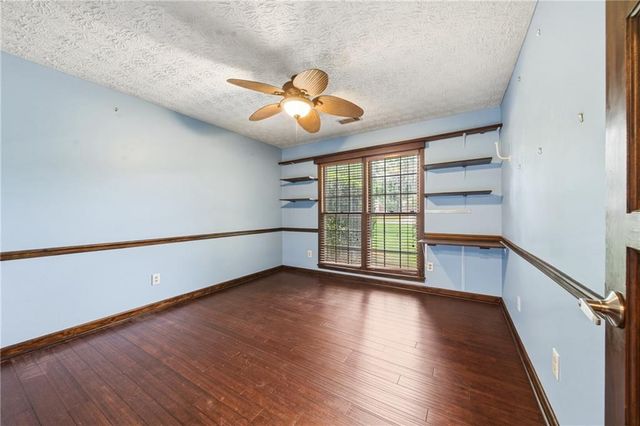 555 Saddle Creek Circle, Roswell, GA 30076