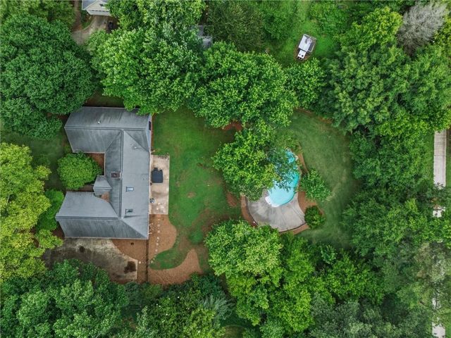 555 Saddle Creek Circle, Roswell, GA 30076