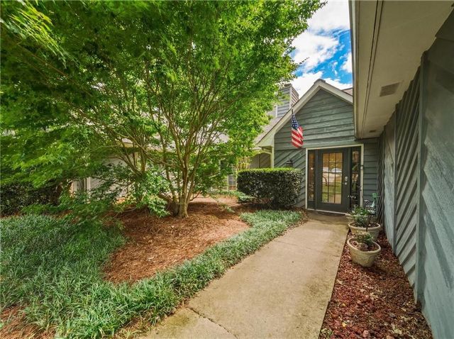 555 Saddle Creek Circle, Roswell, GA 30076