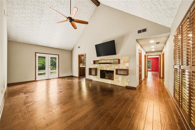 555 Saddle Creek Circle, Roswell, GA 30076