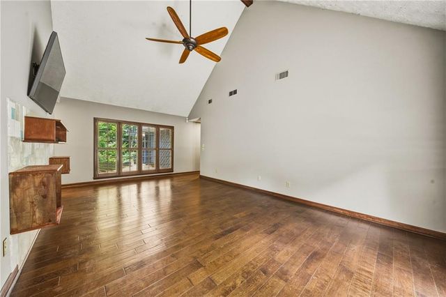 555 Saddle Creek Circle, Roswell, GA 30076