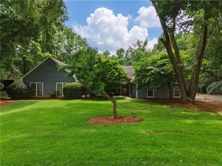 555 Saddle Creek Circle, Roswell, GA 30076