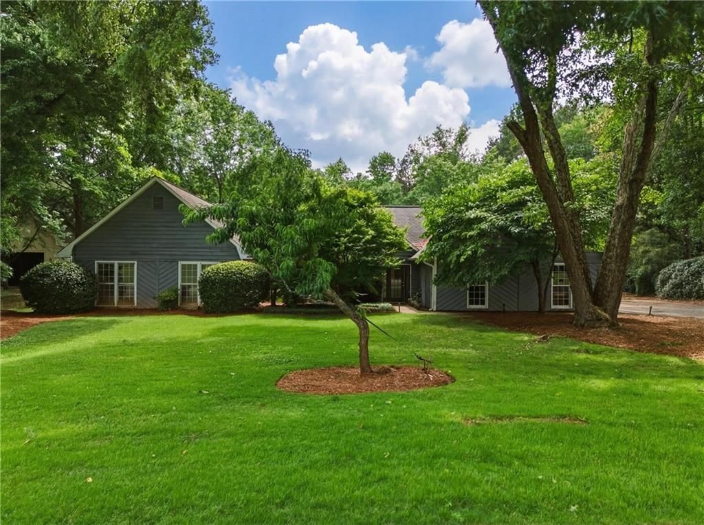 555 Saddle Creek Circle, Roswell, GA 30076