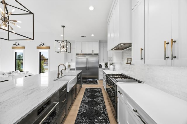 450 Sunrise Ridge Drive, Heath, TX 75032