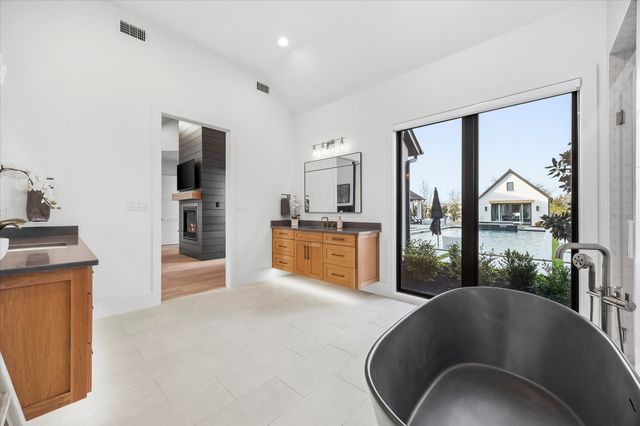 450 Sunrise Ridge Drive, Heath, TX 75032