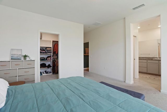 7501 Redwood Ivy Way, Sacramento, CA 95829