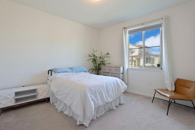 7501 Redwood Ivy Way, Sacramento, CA 95829