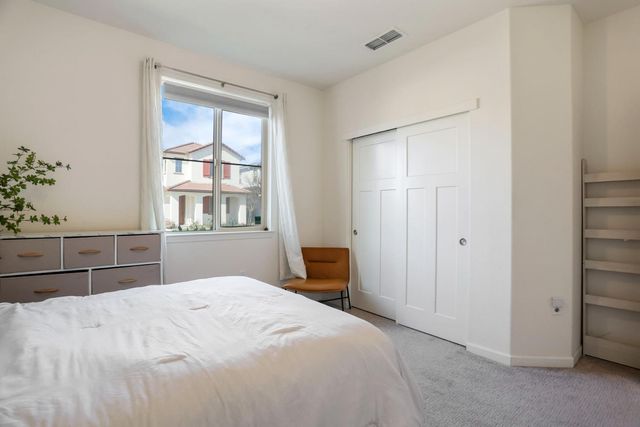 7501 Redwood Ivy Way, Sacramento, CA 95829