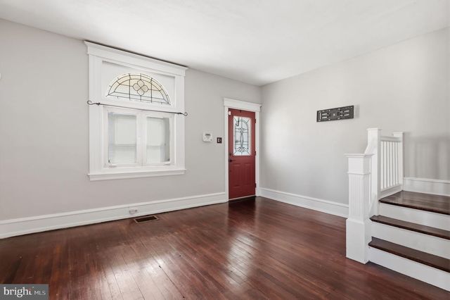 4305 LINDEN AVE, Philadelphia, PA 19114
