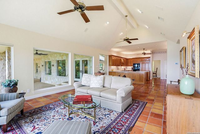 8134 Triple Crown, Boerne, TX 78015