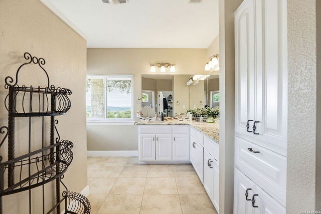 8134 Triple Crown, Boerne, TX 78015