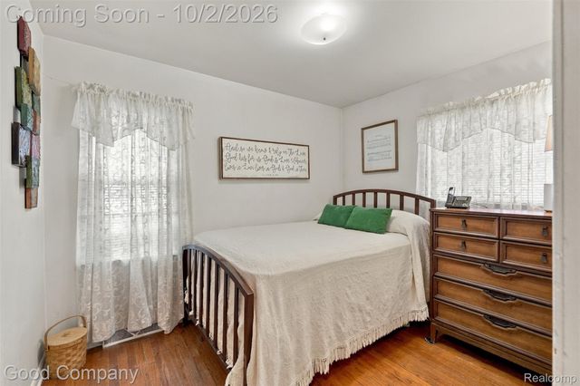 1645 E Evelyn Avenue, Hazel Park, MI 48030